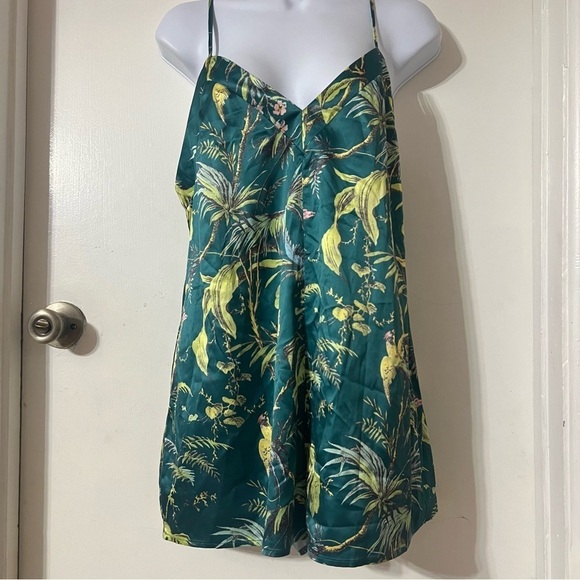 Revolve Superdown Women's Frankie Tropical Birds Romper Sz S Relaxed Fit - Picture 3 of 16